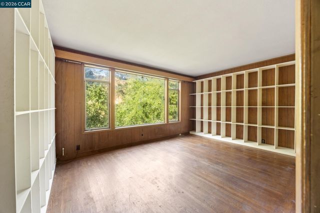 11 Edgecroft Rd, Kensington, CA 94707
