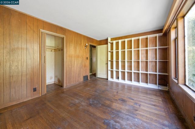 11 Edgecroft Rd, Kensington, CA 94707