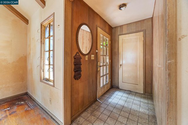 11 Edgecroft Rd, Kensington, CA 94707