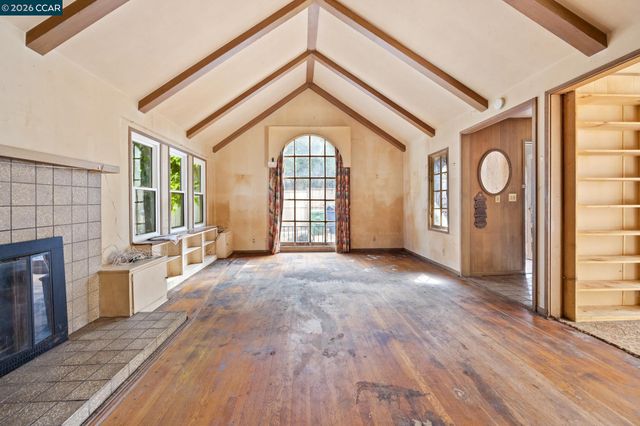 11 Edgecroft Rd, Kensington, CA 94707