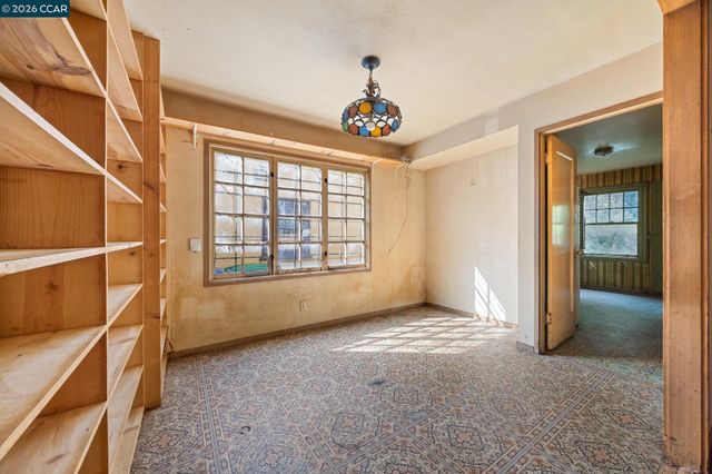11 Edgecroft Rd, Kensington, CA 94707