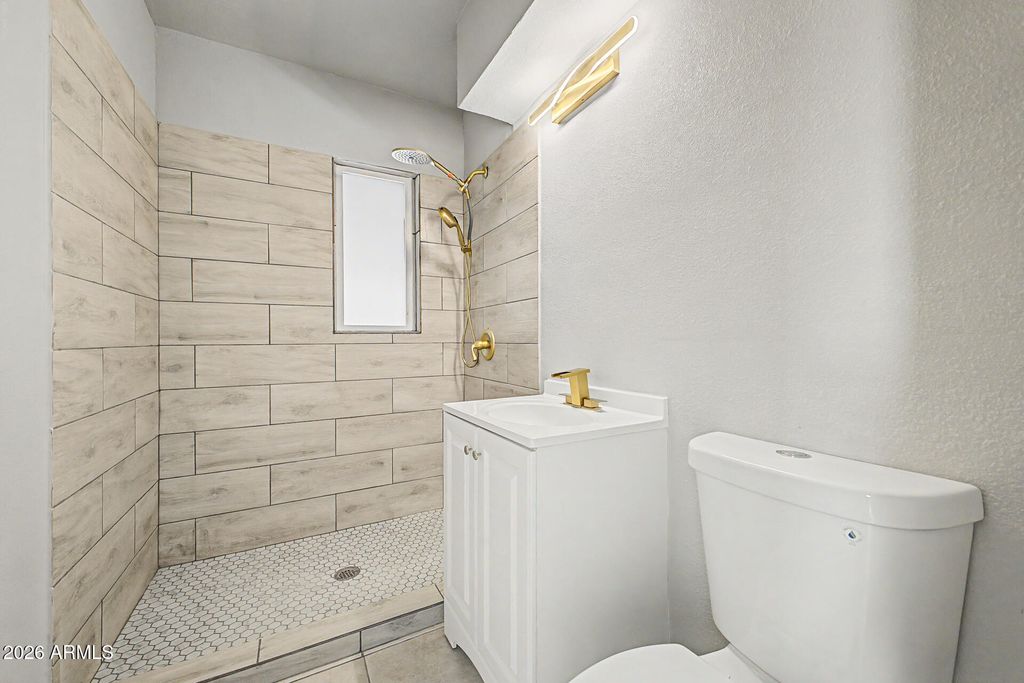 Image 17 of property listing at 3107 N 25TH Drive, Phoenix, AZ 85017