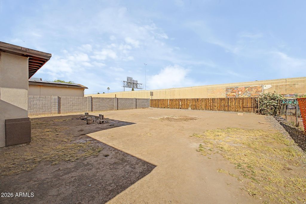 Image 22 of property listing at 3107 N 25TH Drive, Phoenix, AZ 85017