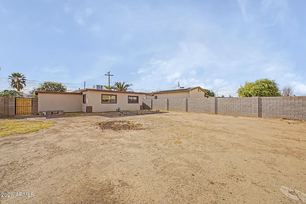 Image 23 of property listing at 3107 N 25TH Drive, Phoenix, AZ 85017