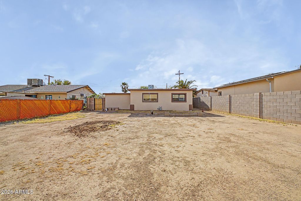 Image 24 of property listing at 3107 N 25TH Drive, Phoenix, AZ 85017