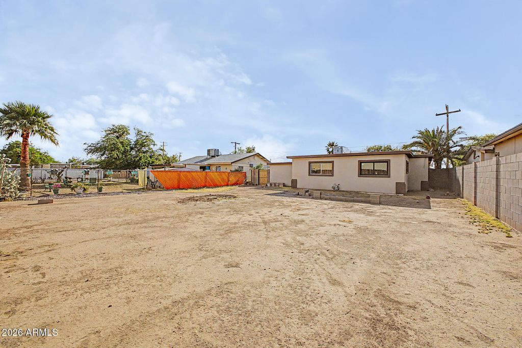 Image 25 of property listing at 3107 N 25TH Drive, Phoenix, AZ 85017