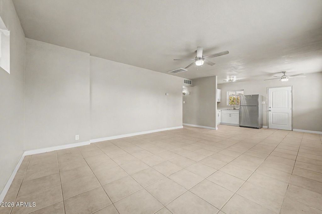 Image 8 of property listing at 3107 N 25TH Drive, Phoenix, AZ 85017