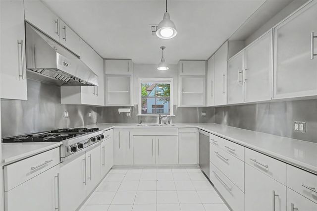2723 Nottingham Street, Houston, TX 77005