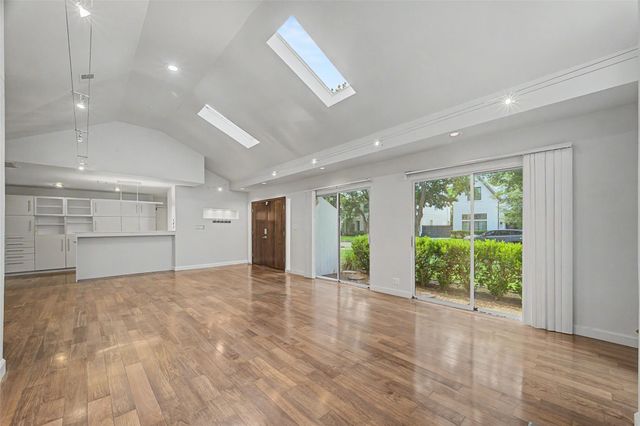 2723 Nottingham Street, Houston, TX 77005