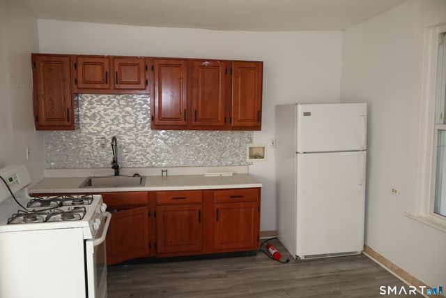 37-39 Elliott Street 2R, Hartford, CT 06114