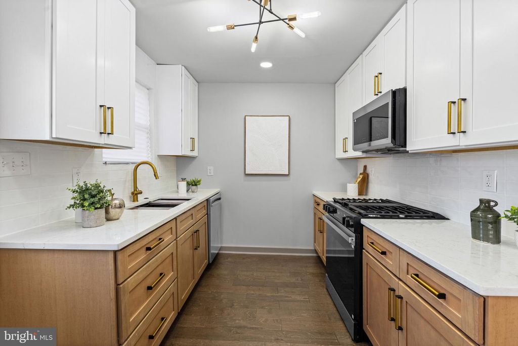 Image 2 of property listing at 4005 AMY LN, Randallstown, MD 21133
