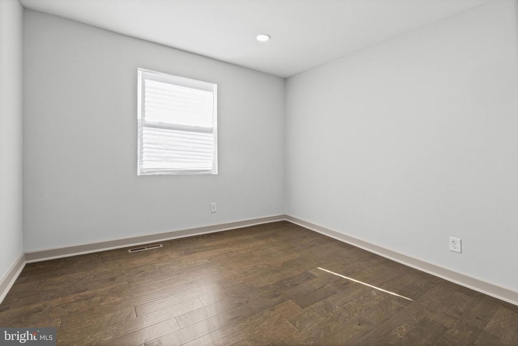 Image 16 of property listing at 4005 AMY LN, Randallstown, MD 21133