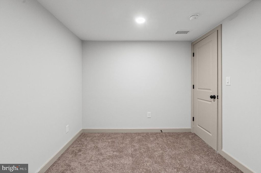 Image 29 of property listing at 4005 AMY LN, Randallstown, MD 21133