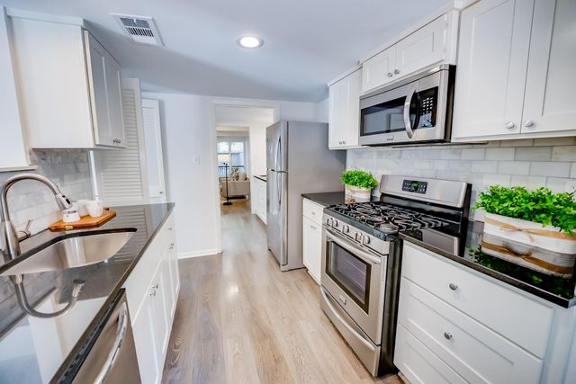 3500 Enfield RD D, Austin, TX 78703