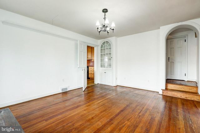 148 E BROAD ST, New Holland, PA 17557