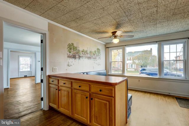 148 E BROAD ST, New Holland, PA 17557