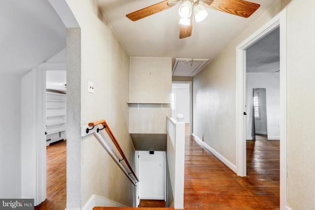 148 E BROAD ST, New Holland, PA 17557