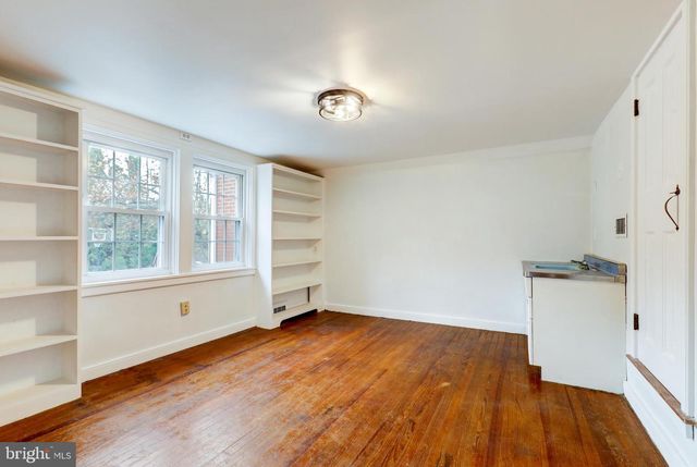 148 E BROAD ST, New Holland, PA 17557