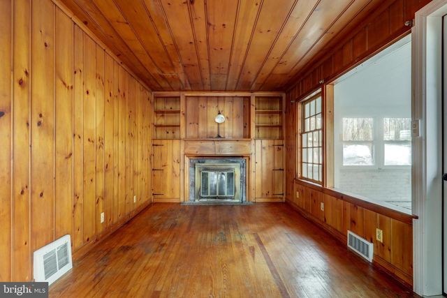 148 E BROAD ST, New Holland, PA 17557