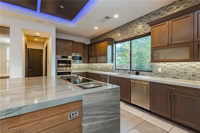 94 Glade Hollow Drive, Las Vegas, NV 89135