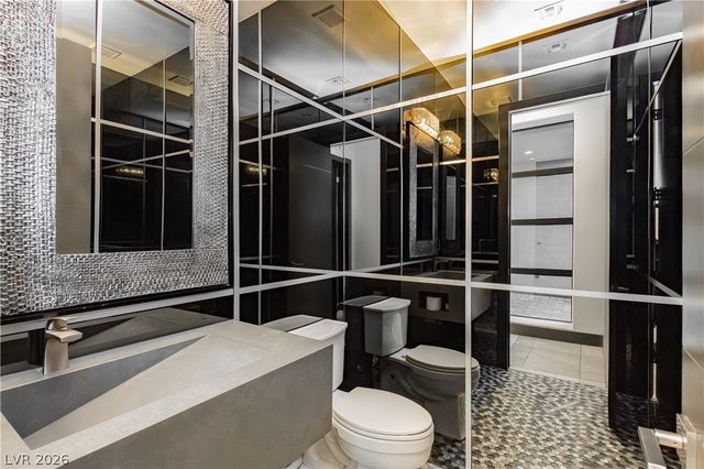 94 Glade Hollow Drive, Las Vegas, NV 89135