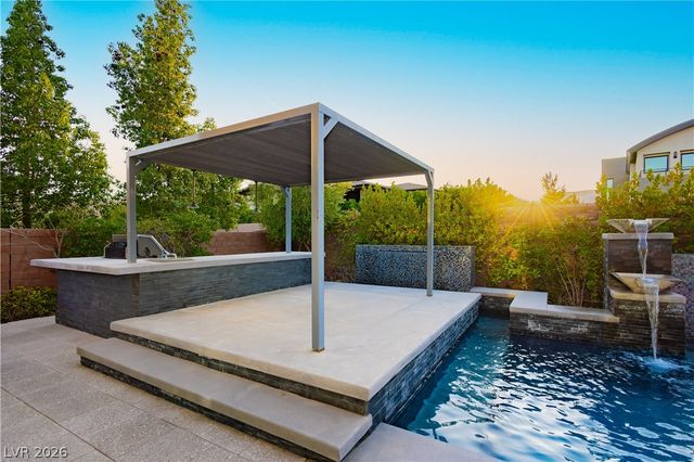 94 Glade Hollow Drive, Las Vegas, NV 89135