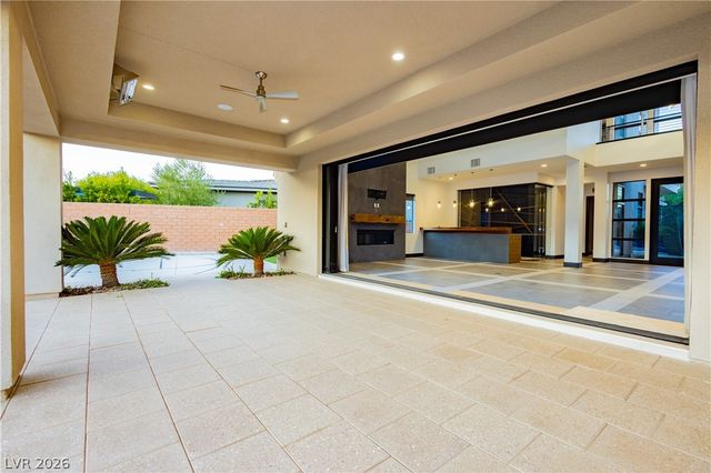 94 Glade Hollow Drive, Las Vegas, NV 89135