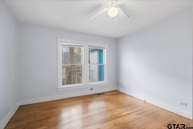 832 S Bois D arc, Tyler, TX 75701