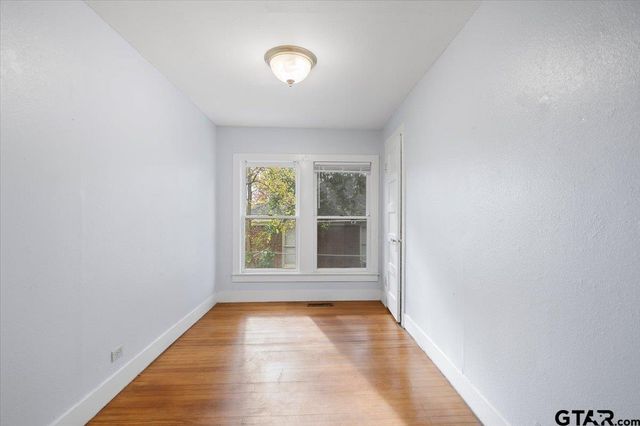 832 S Bois D arc, Tyler, TX 75701