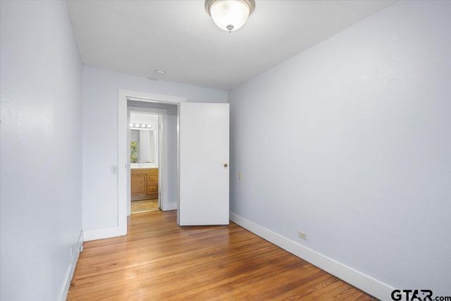 832 S Bois D arc, Tyler, TX 75701