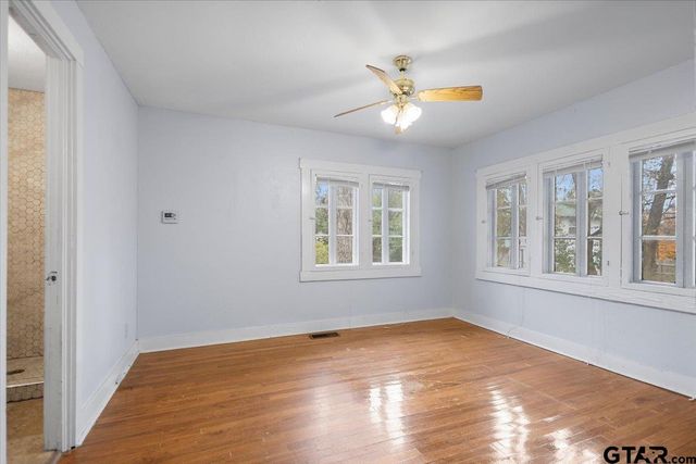 832 S Bois D arc, Tyler, TX 75701