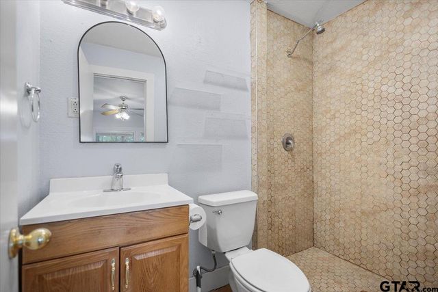 832 S Bois D arc, Tyler, TX 75701