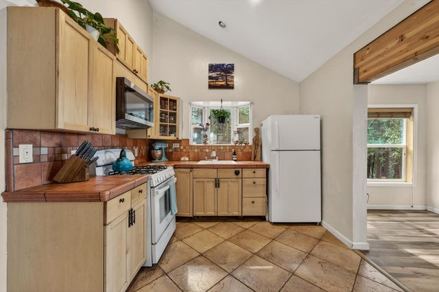 1212 Moody Ridge Rd, Alta, CA 95701