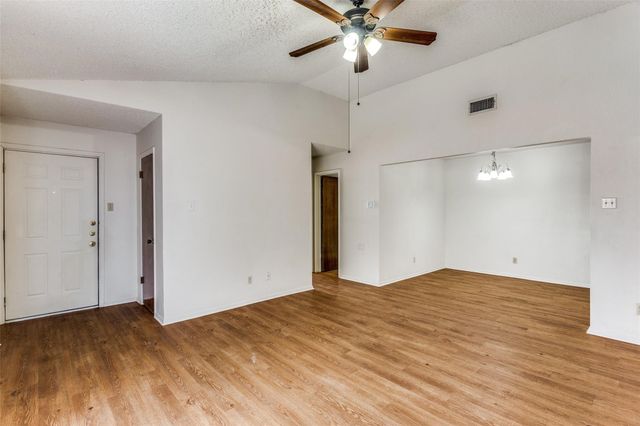 1140 Jameson Street B, Weatherford, TX 76086