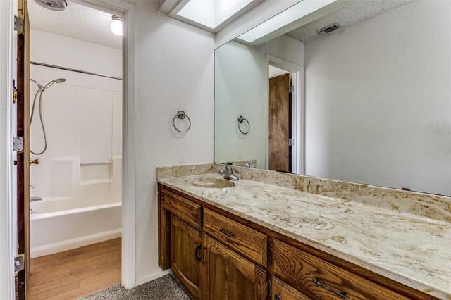 1140 Jameson Street B, Weatherford, TX 76086