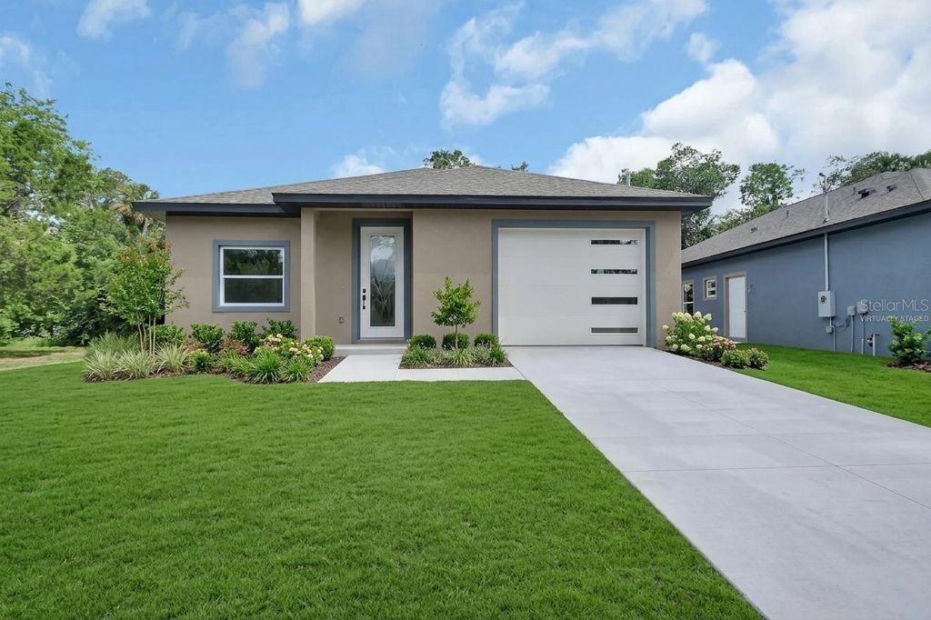 556 WALLACE STREET, Daytona Beach, FL 32114