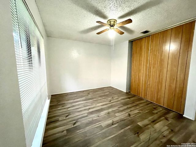 6414 NATHAN HALE ST, San Antonio, TX 78247