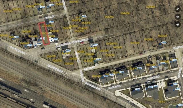 1310 Stranmore St, Pittsburgh, PA 15212