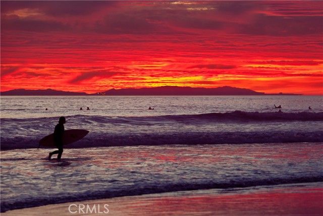 206 Chicago Avenue D, Huntington Beach, CA 92648