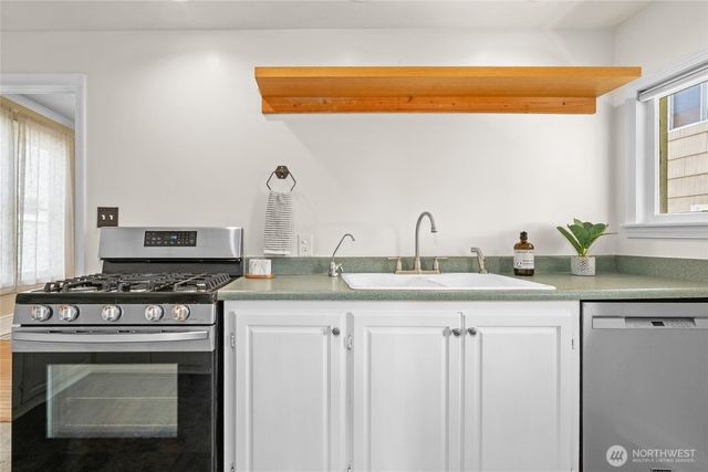 820 N Fife Street, Tacoma, WA 98406