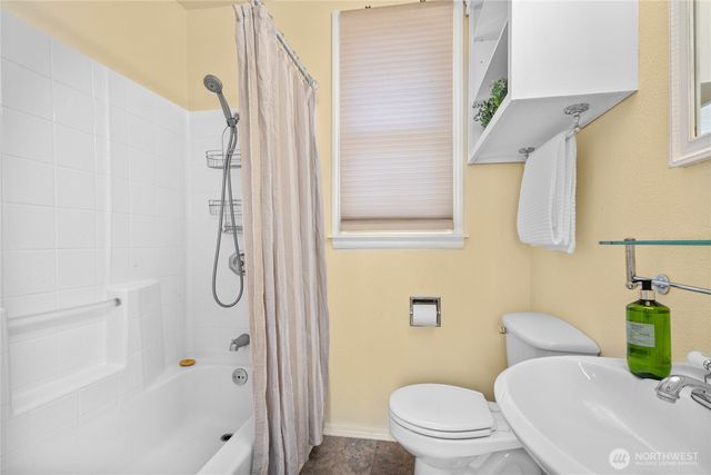 820 N Fife Street, Tacoma, WA 98406