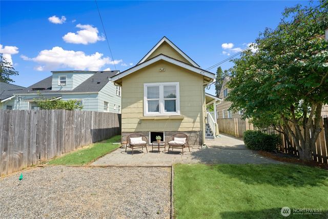 820 N Fife Street, Tacoma, WA 98406