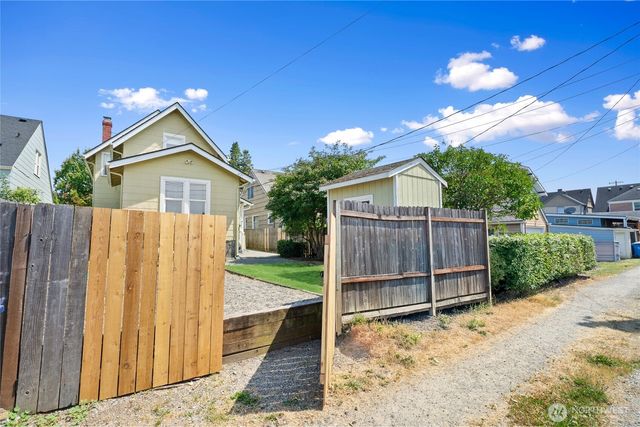 820 N Fife Street, Tacoma, WA 98406
