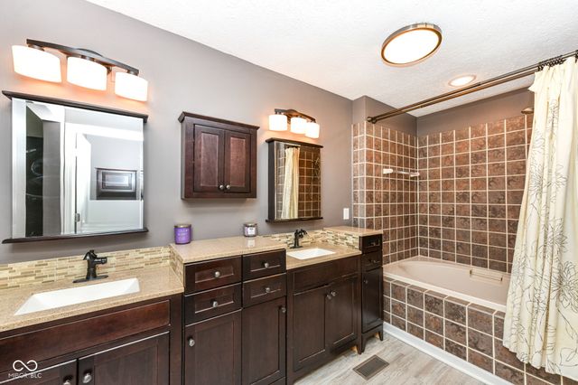 7783 Carly Place, Fishers, IN 46038