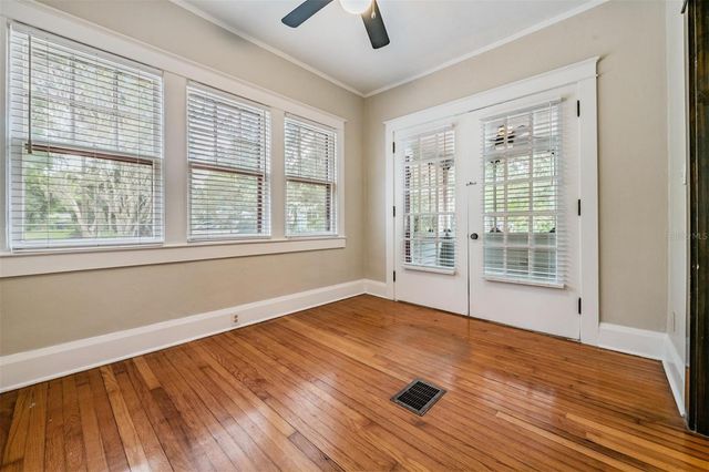 1000 E CRENSHAW STREET, Tampa, FL 33604