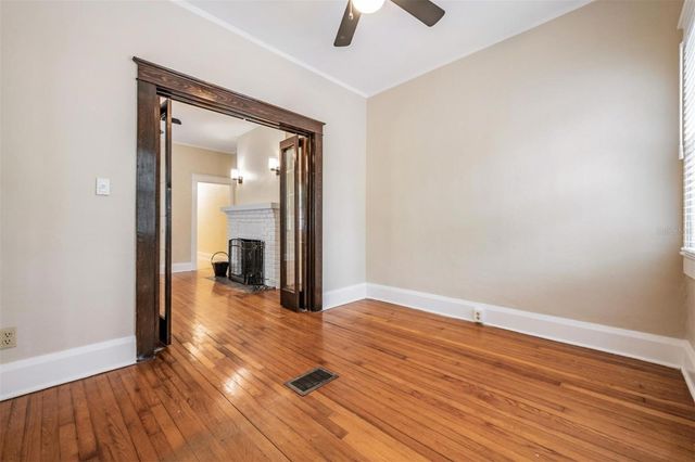 1000 E CRENSHAW STREET, Tampa, FL 33604