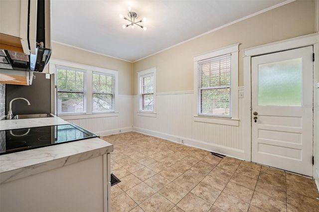 1000 E CRENSHAW STREET, Tampa, FL 33604