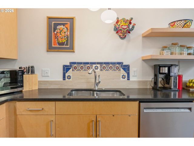 2847 FRIENDLY St, Eugene, OR 97405