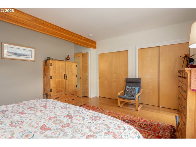2847 FRIENDLY St, Eugene, OR 97405