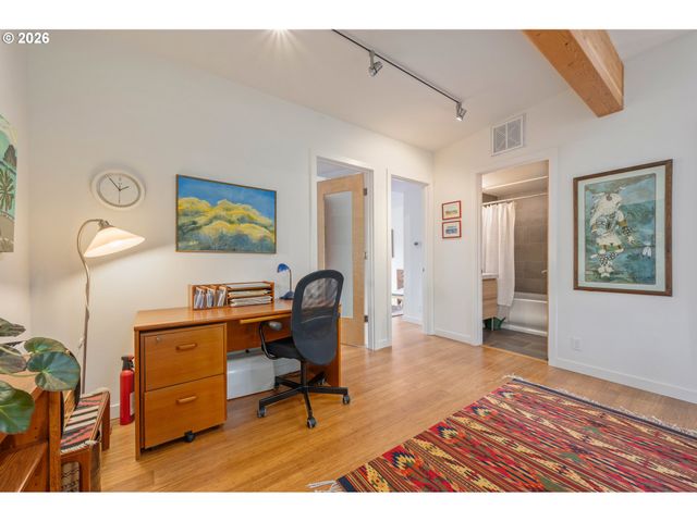 2847 FRIENDLY St, Eugene, OR 97405